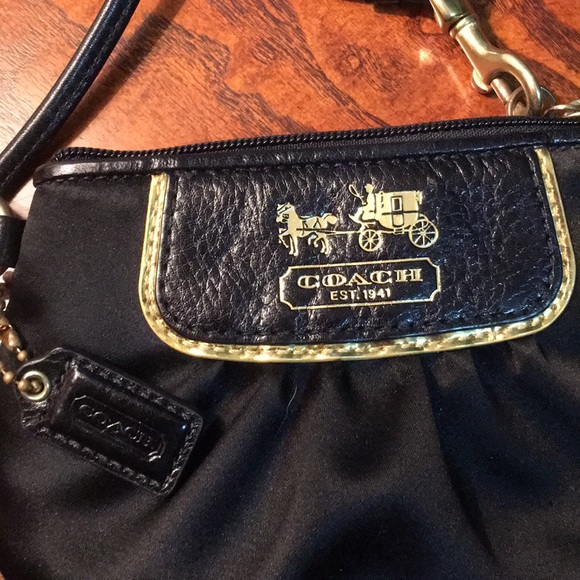 Coach Wristlet (small) - Picture 4 of 7